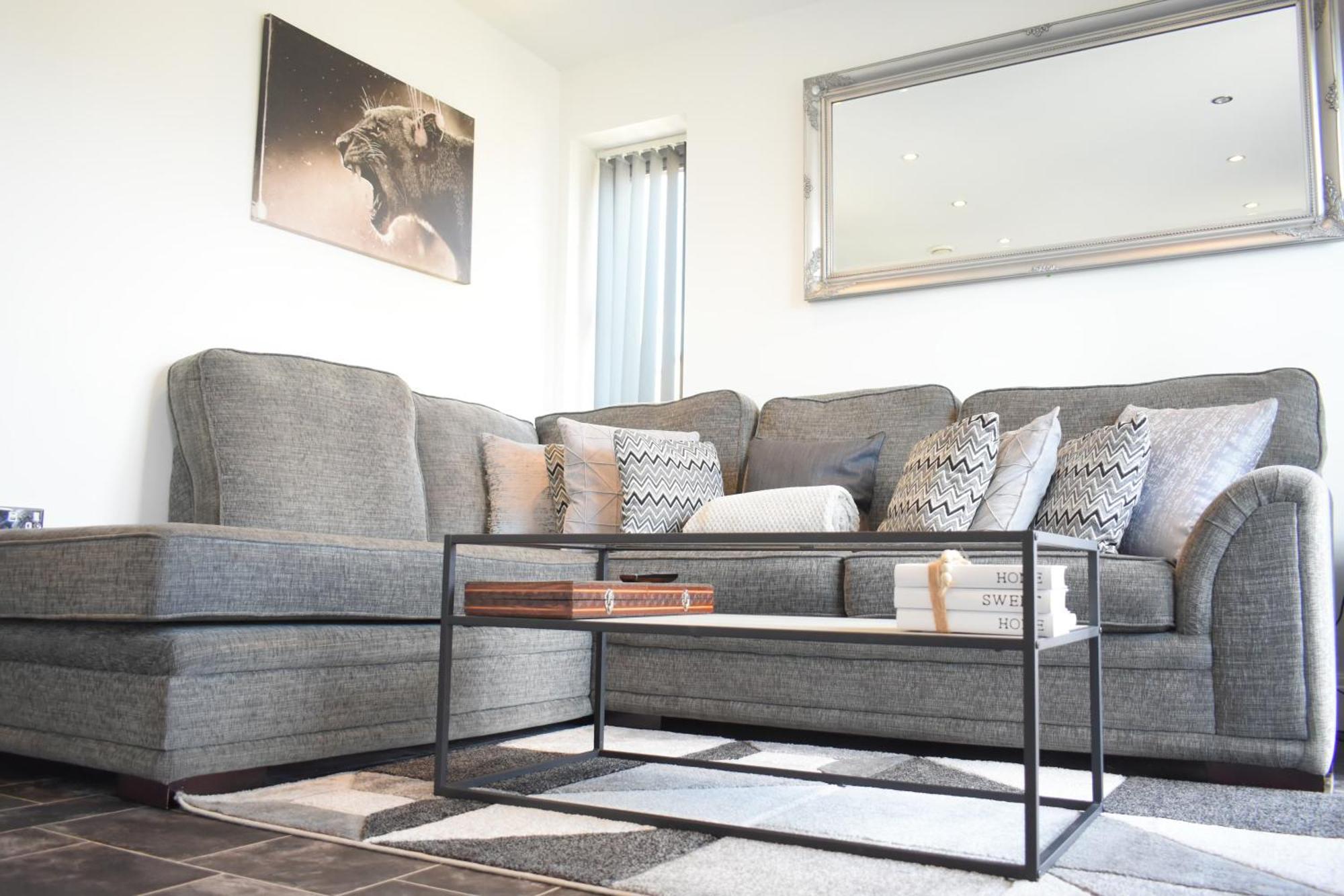 Luxury 2 Bedroom Northampton Townhouse With Balcony Exterior foto