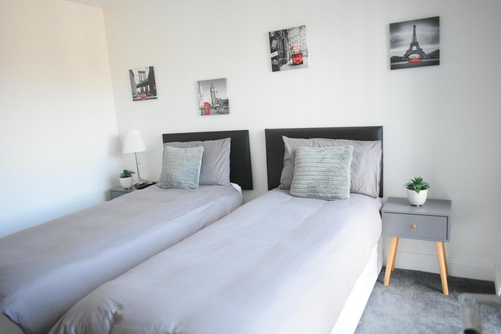 Luxury 2 Bedroom Northampton Townhouse With Balcony Exterior foto
